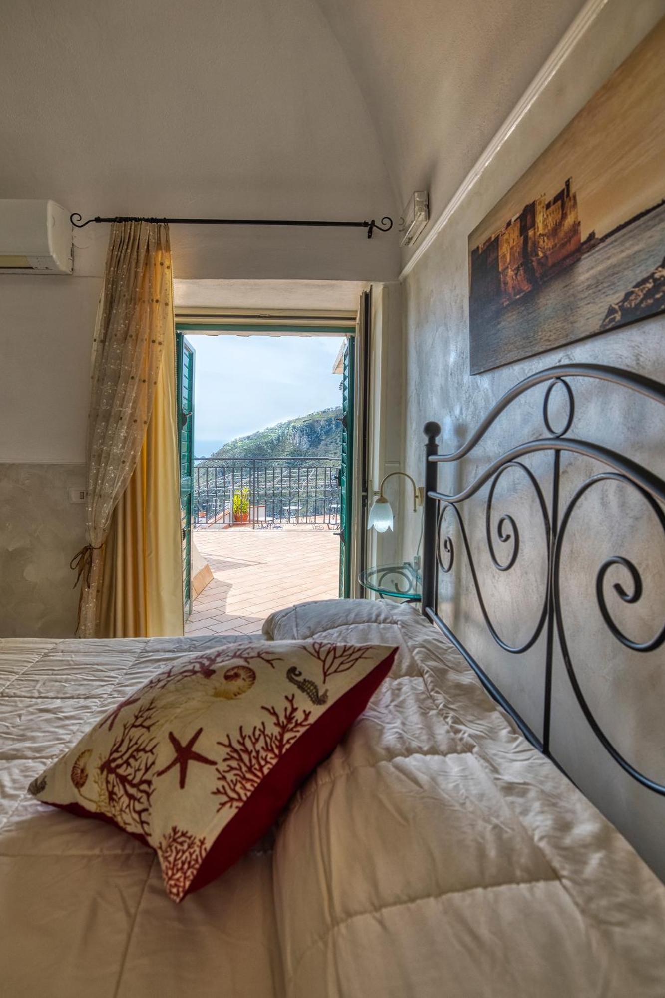 Le Marelle Hotell Furore Rom bilde
